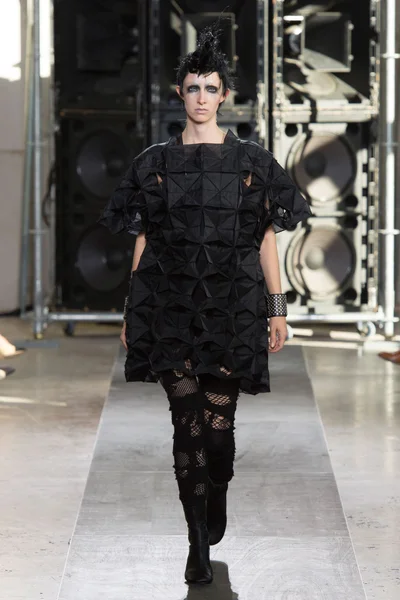 Look 38